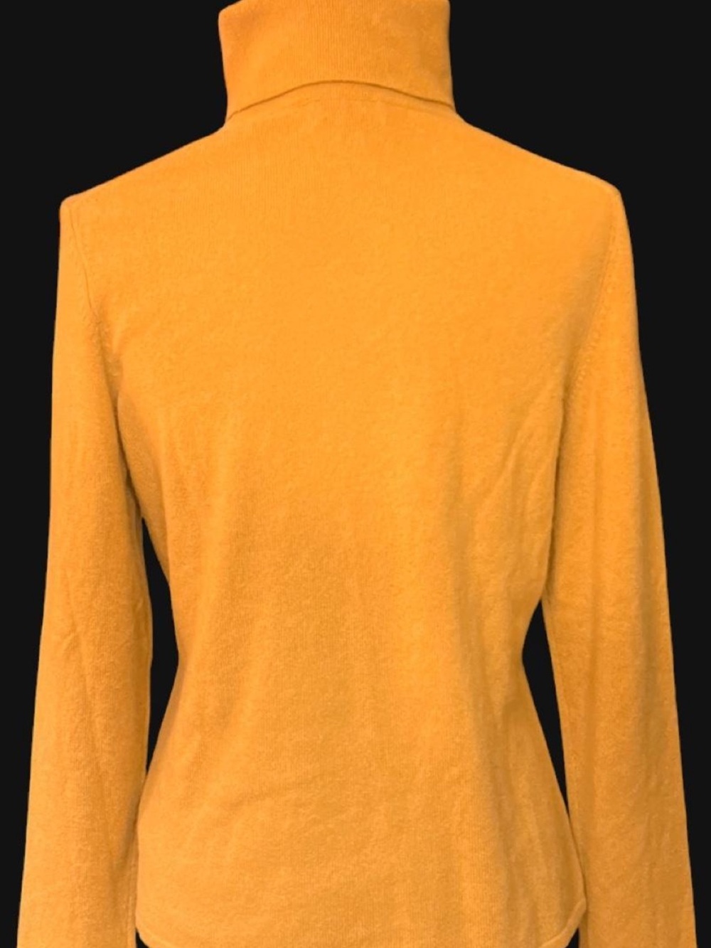 Classiques Entier 100 % cashmere Turtleneck Sweater - Picture 2 of 5